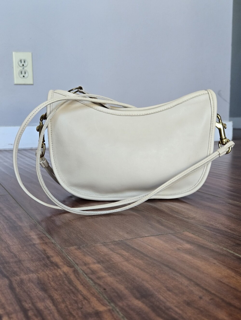 Vintage Coach Double Strap Swinger Bag 1970-1980 Bone Leather